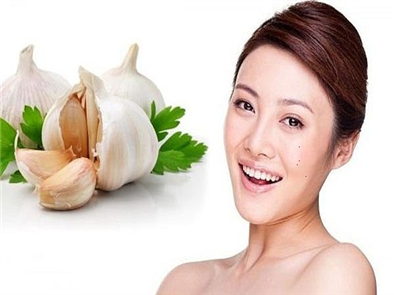 Cách tẩy mụn ruồi bằng tỏi – Mẹo làm đẹp hay tại nhà